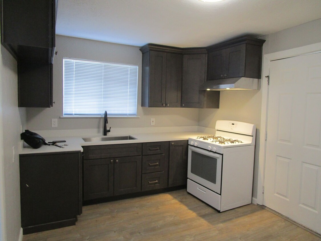 Foto principal - MOVE-IN SPECIAL: $500 OFF 1ST MONTHS RENT ...