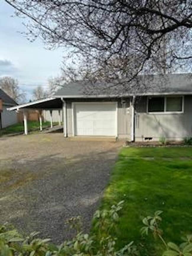 Building Photo - 1100 Linn Way