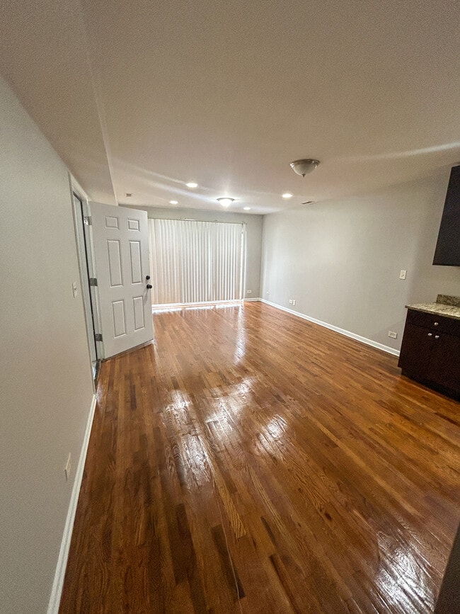 Foto del edificio - 6344 S Rhodes Ave