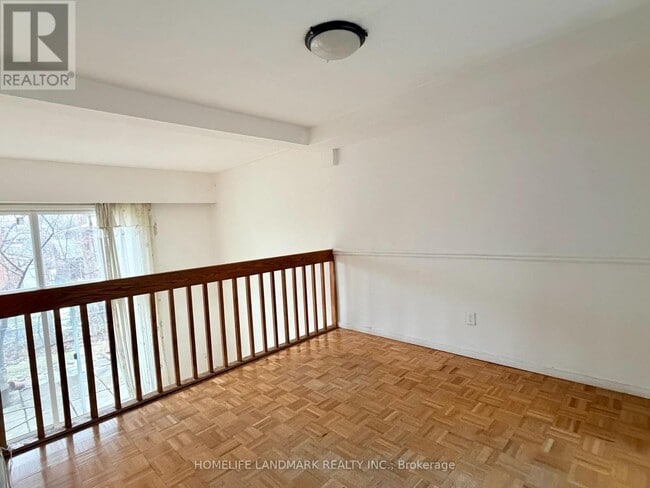 Building Photo - 258 Sprucewood Ct