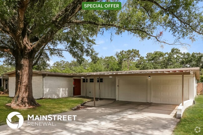 Building Photo - 827 E River Dr