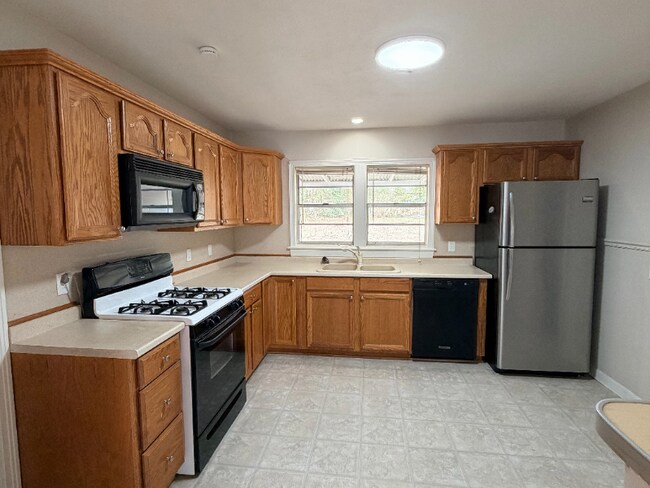 Foto del edificio - 909 Lake Ct Dr