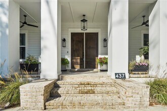 Building Photo - 437 Bear River Dr