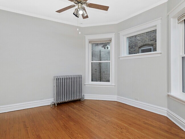 Building Photo - 1246 W Hood Ave