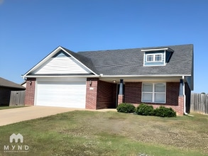 Building Photo - 158 Harvick Cir