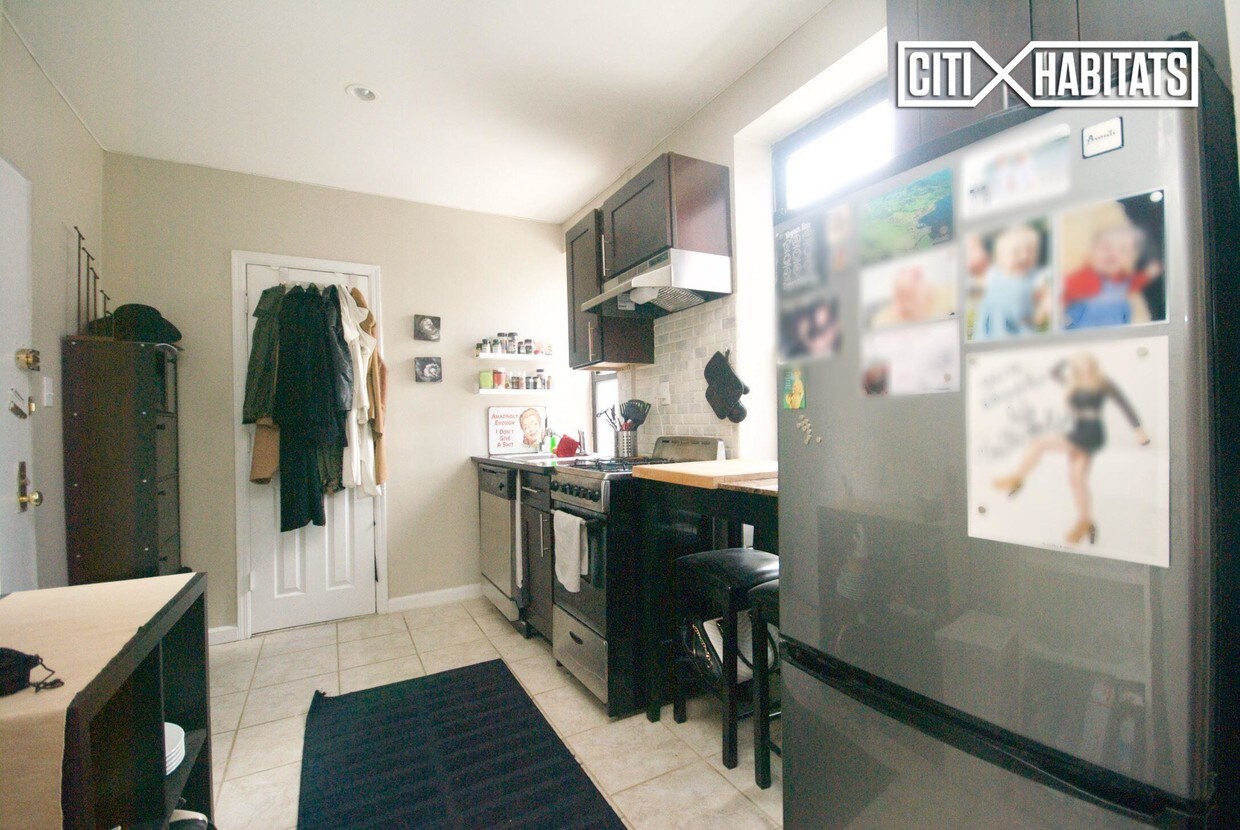 Foto principal - 511 E 73rd St