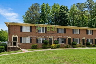 Building Photo - 1010 Sexton Dr