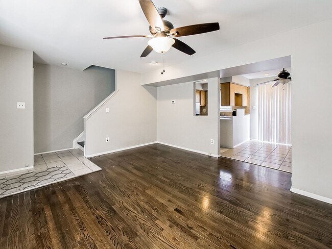 Building Photo - AVAILABLE ON 6/15/24! WELCOME HOME TO THIS...