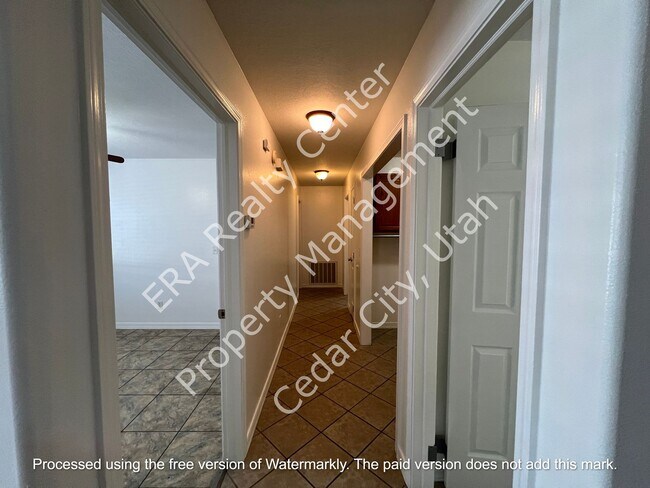 Foto del edificio - Move-In Bonus! 3 Bed - 2 Bath Twin Home