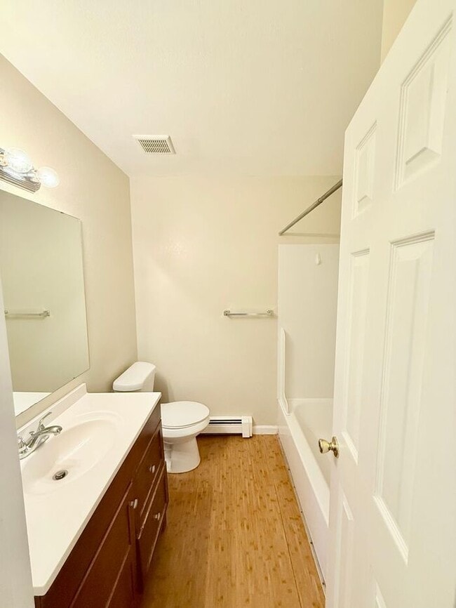 Building Photo - Move in specials - Pick One - 1st month free or $100 off monthly rent. Flexible lease terms are a...