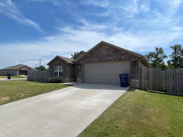 Building Photo - 2506 E Fennec St