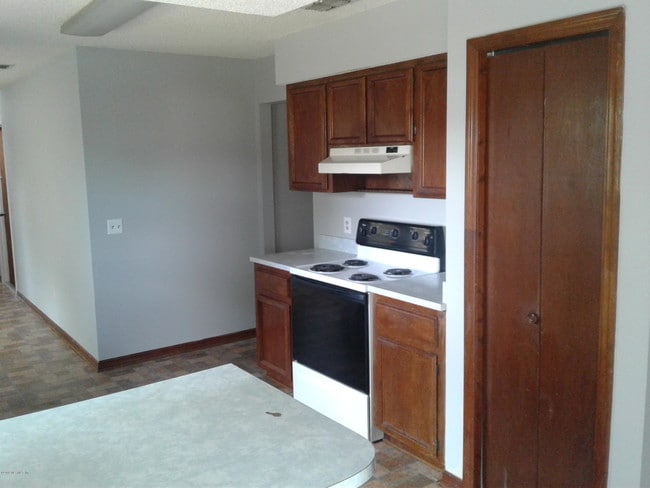 Building Photo - 1841 Farm Way