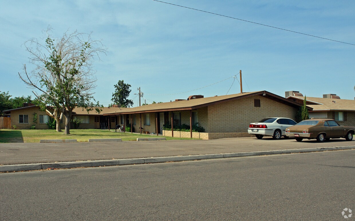 Granada Gardens Apartments in Phoenix, AZ