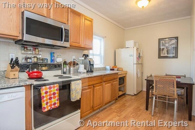 Photo - 1105 Cambridge St Apartment