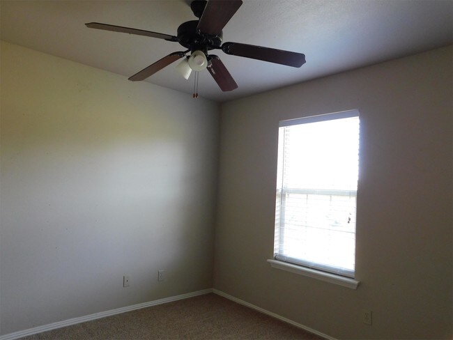 Building Photo - 5507-5509 Summit Ct