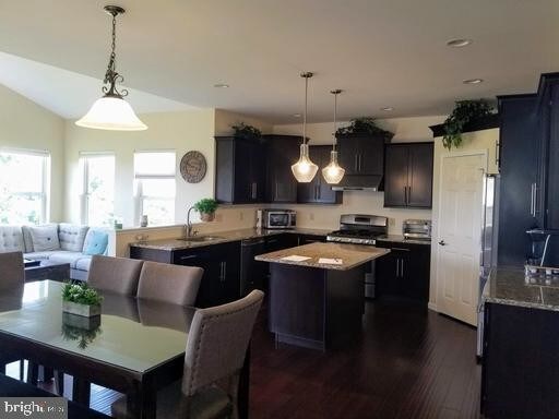 Building Photo - 311 Sawgrass Drive