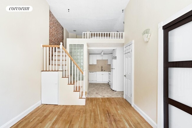 Building Photo - 331 W 85th St