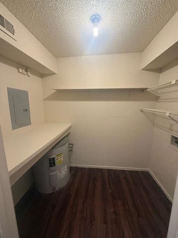 Foto del edificio - 12812 Woodbend Ct