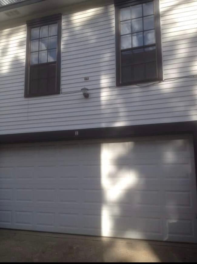 Building Photo - 1414 Highland Ave