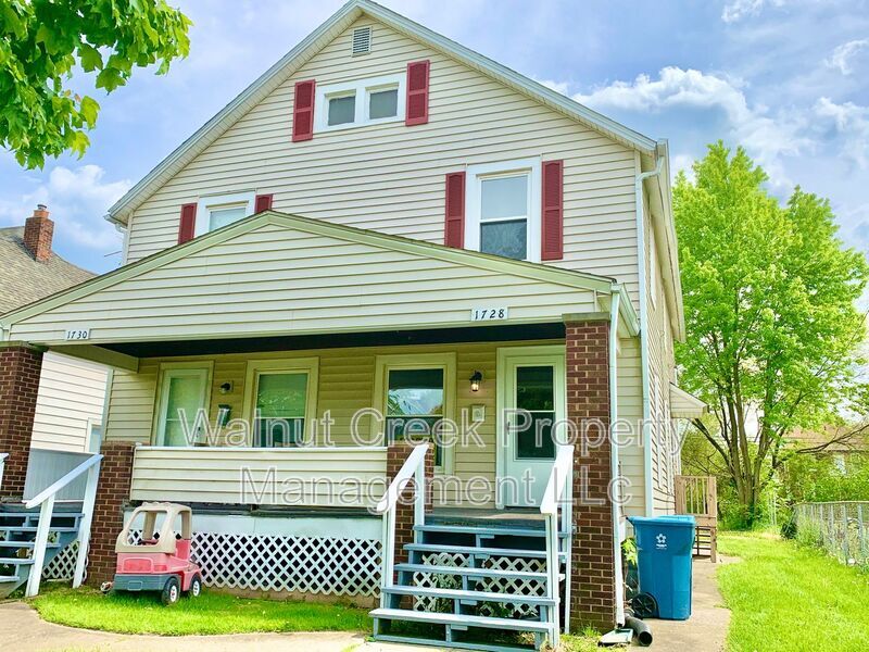 Primary Photo - 1728 -1730 E 30th