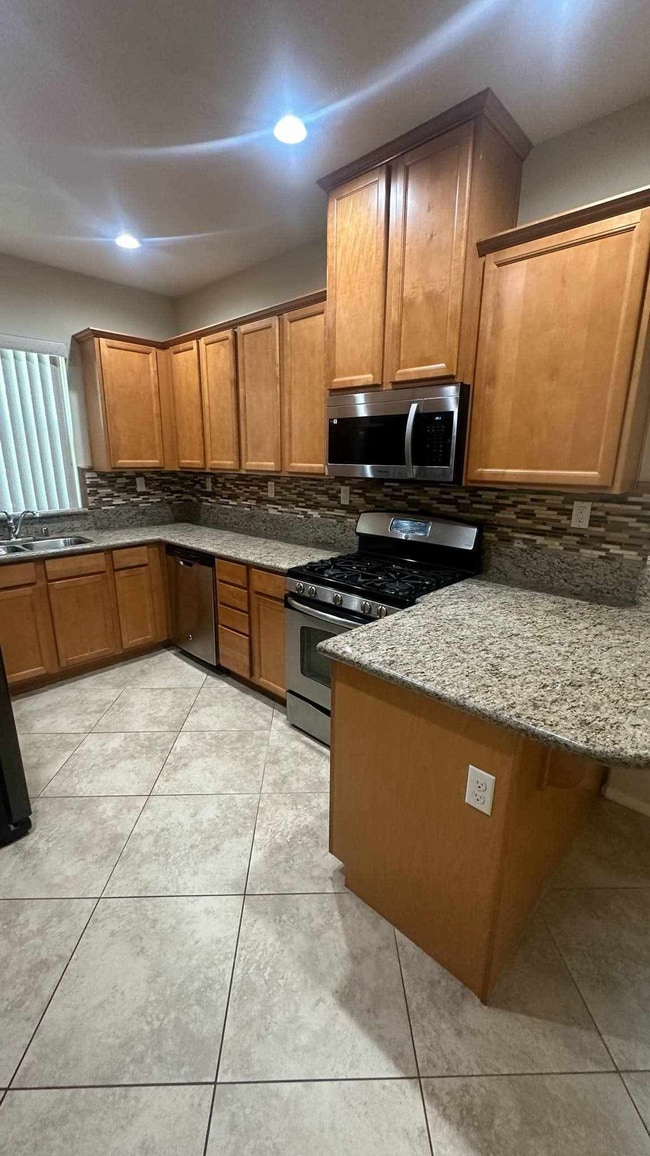 Building Photo - 31757 Paseo Peonia