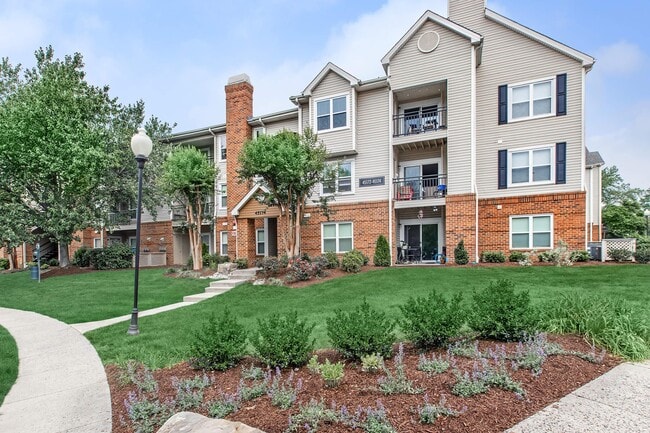 Building Photo - The Brixton at Loudoun