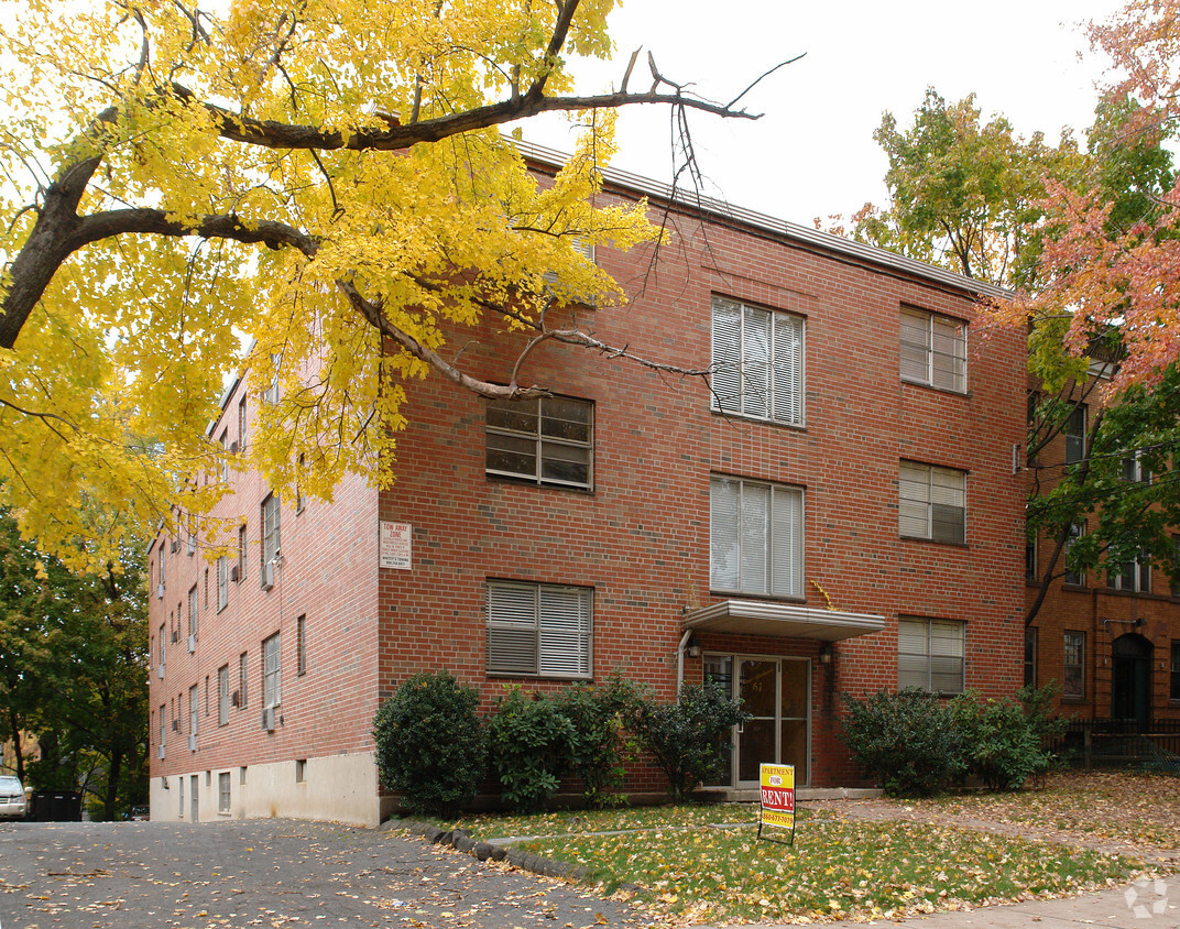 Primary Photo - Evergreen Estates