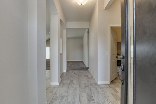 Foto del edificio - Corner lot in Deer Creek schools