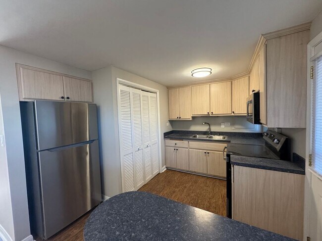 Foto del edificio - 3820 Forest Ave