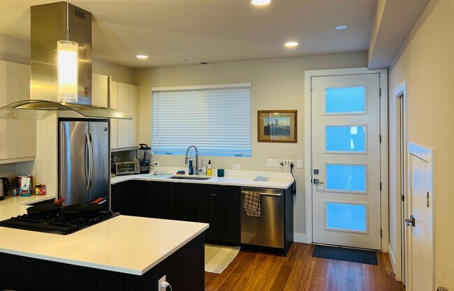 Foto del edificio - 3 Bed 3 1/2 Bath Townhouse in Denver's West Colfax Neighborhood