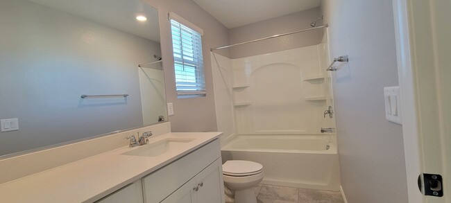 Building Photo - 3 BEDROOM HOME IN INSPIRADA!