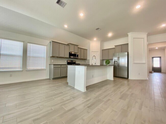 Building Photo - 8710 Morning Glow Dr