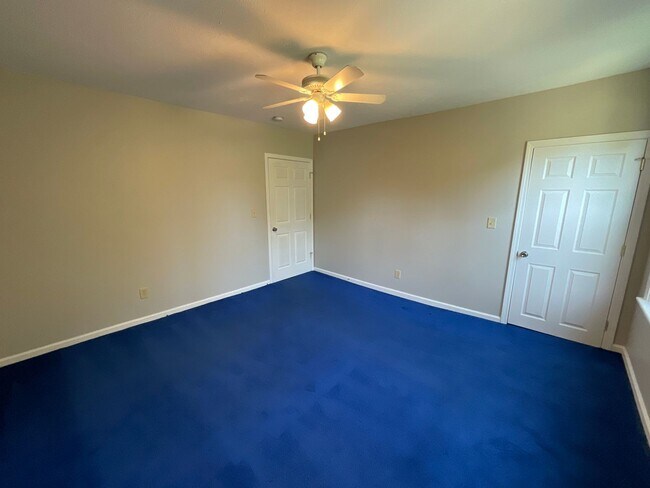 Foto del edificio - 3449 Erin Ave