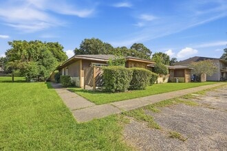 Building Photo - 8160 Stonebrook Dr