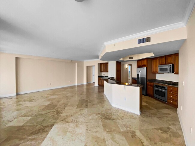 Foto del edificio - 15500 Emerald Coast Pkwy