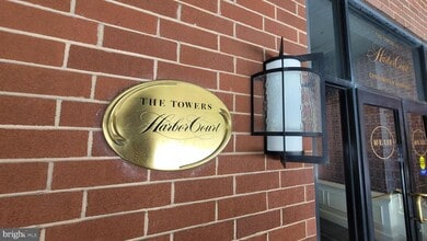 Building Photo - 10 E Lee St