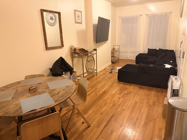 Building Photo - 295 Throop Ave