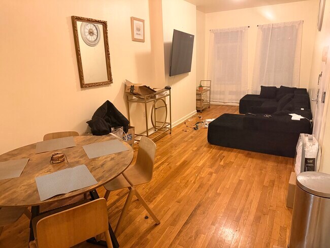 Foto del edificio - 295 Throop Ave