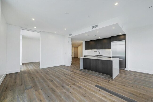 Foto del edificio - 501 West Ave