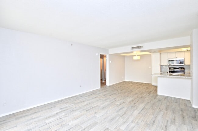 Living room - 4444 E Paradise Village Pky N