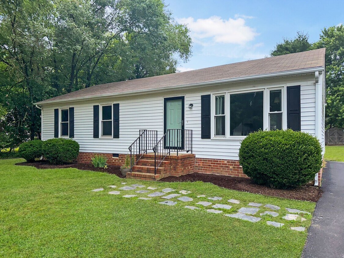 Primary Photo - Charming home in the heart of Mechanicsville!