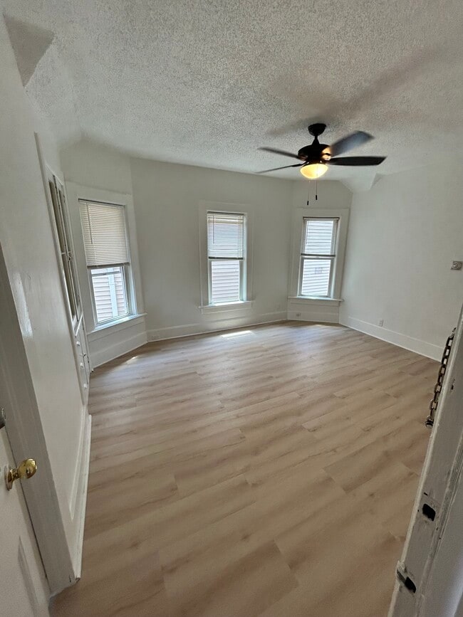Building Photo - 507 N 20th St