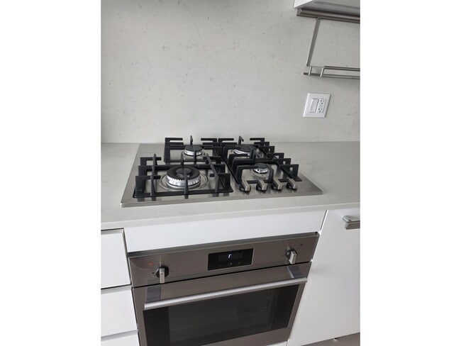 Building Photo - 13573-1398A 98a Ave