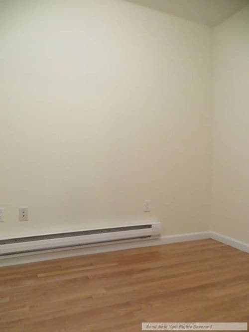 Building Photo - 281 Mott St