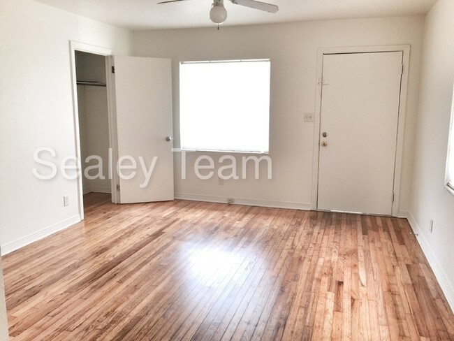 Building Photo - 1610 Lake Ave
