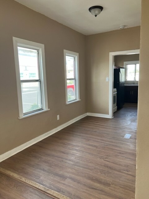 Foto del edificio - 2500 N Wilmington Ave