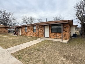 Building Photo - 1105 Charisse St