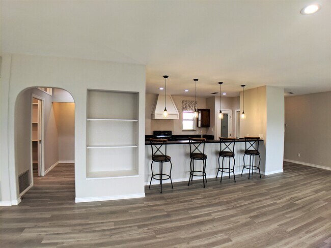 Building Photo - 1109 Chico Cir