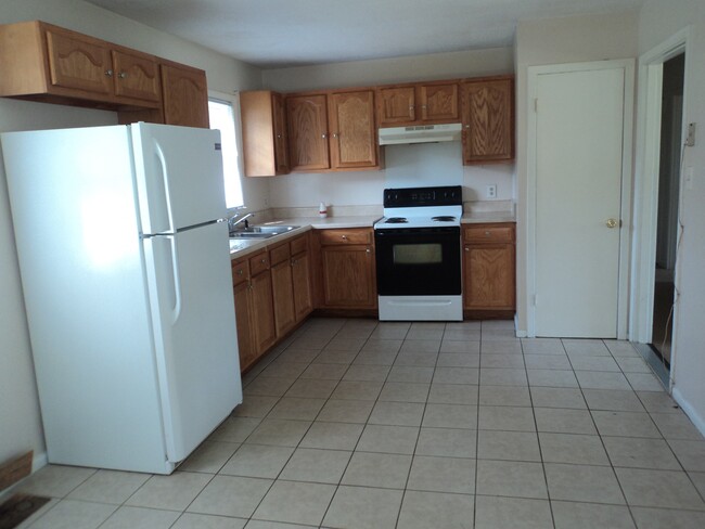 Building Photo - 849 Bedrock Dr