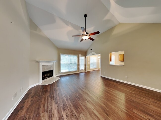 Building Photo - 4040 Monarch Dr